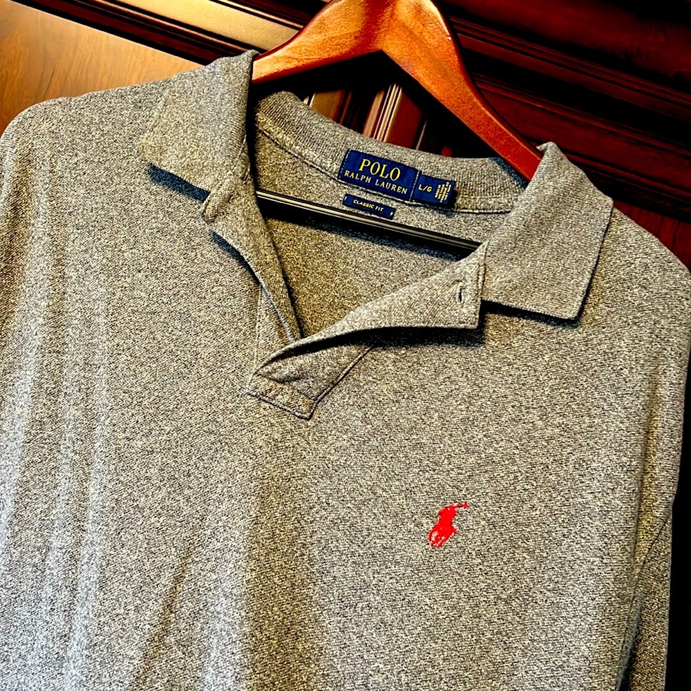 Outstanding pre-owned condition Classic Polo Ralph Lauren Gray Red Polo Logo!